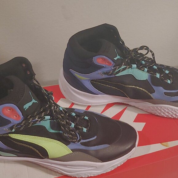 PUMA Playmaker Pro Mid - Tenis unisex para niños - Picture 10 of 11